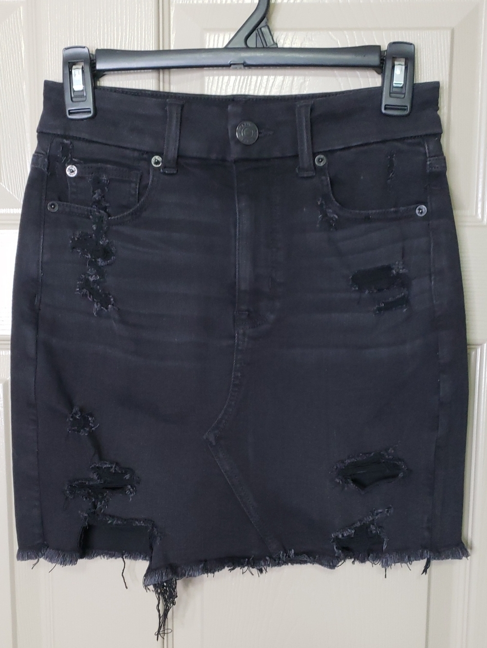 American Eagle NWT Black Distressed Denim Mini Skirt Size 2